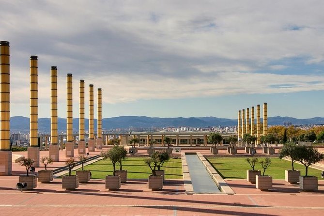 Barcelona Highlights Tour and Montserrat Monastery with Hotel Pick-up - Montserrat Abbey: the guided visit and what you’ll learn while you stand in awe