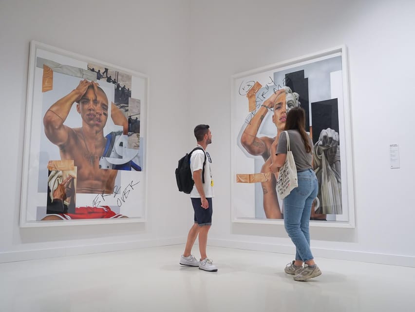 Barcelona: Hop-On Hop-Off Bus and Moco Museum Ticket - Green East Route: beaches, modernist highlights, and the long modern-city arc
