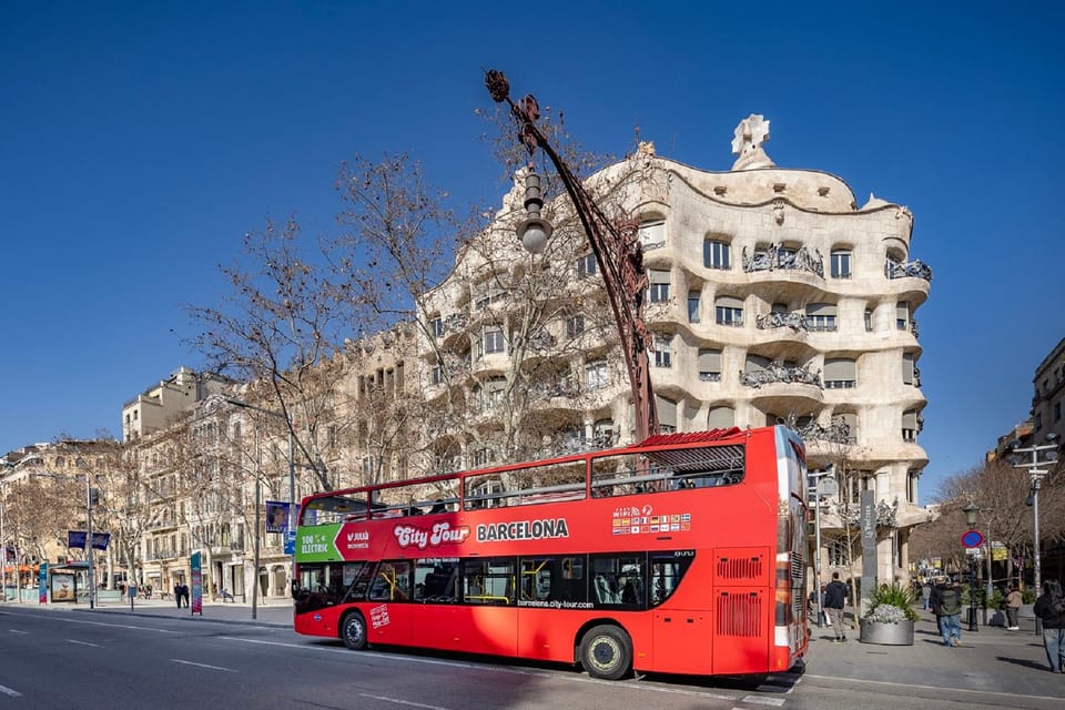 Barcelona: Hop-On Hop-Off Bus & Aquarium Tour - Audio Guide, Comfort, and How to Use the Bus Like a Local