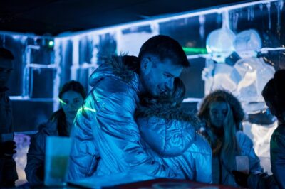 Barcelona: Ice Bar and Terrace Drinks Romantic Package - What to wear: closed-toe shoes are not optional