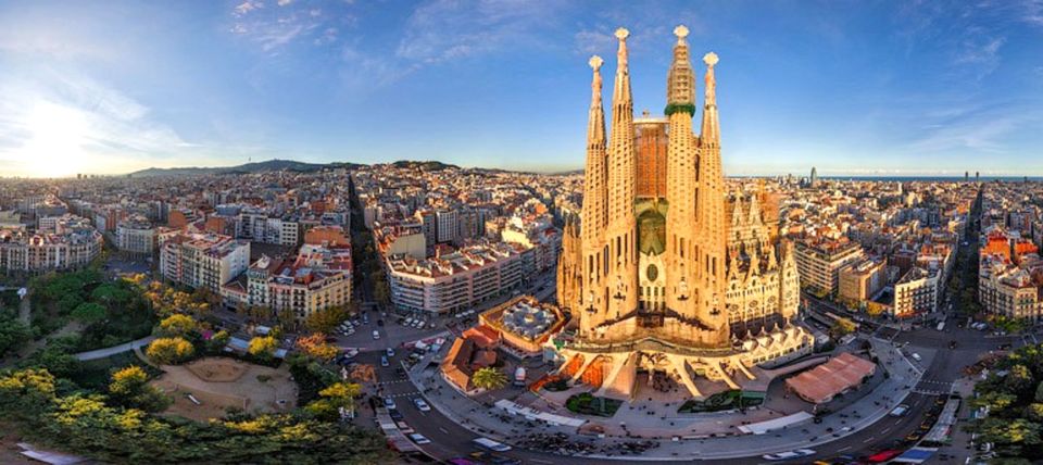 Barcelona in a Day Full-Day Sightseeing Private Tour - Private guide quality: languages, personalities, and pacing