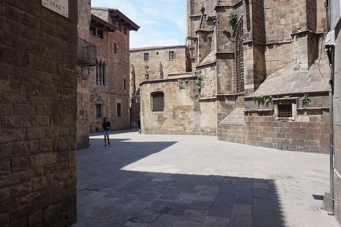 Barcelona in One Day: Gaudí, Gothic Quarter &Tapas (Private Tour) - Sagrada Família at 4 pm: the ending that changes the whole day