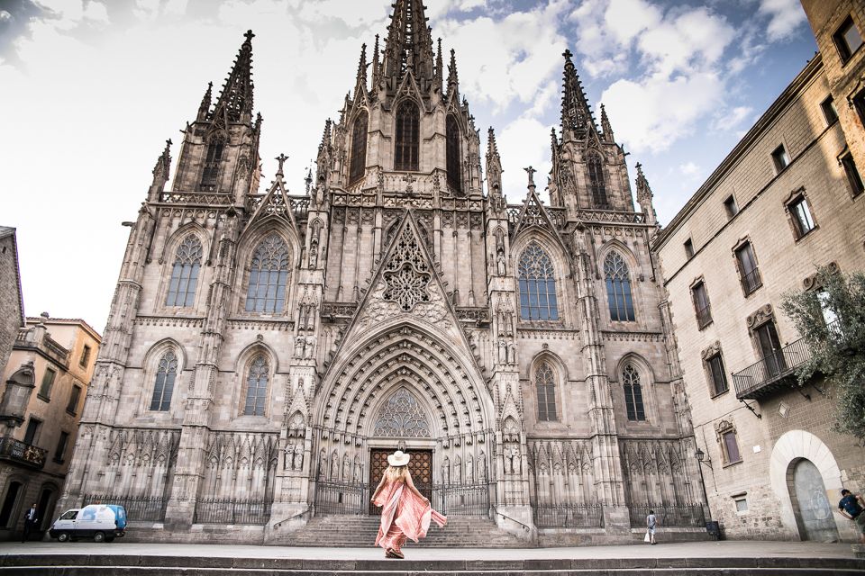 Barcelona: Instagram Tour of the Most Scenic Spots - Who This Tour Suits Best (and Who Might Skip It)