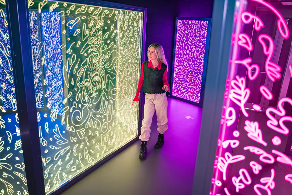 Barcelona: Interactive Art Installation by IKONO - Getting ready: what to bring and what to wear