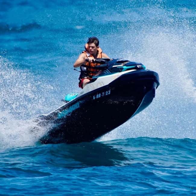 Barcelona: Jet Ski ride 1 or 2 people + instructor included - Entering Brutal WaterSports Barcelona: check-in and getting kitted up