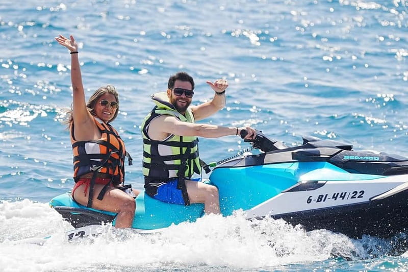 Barcelona: Jet Ski ride 1 or 2 people + instructor included - Driver swap and the free passenger option: how it really works