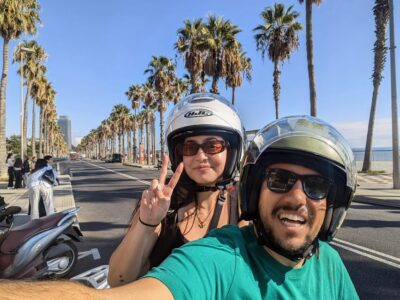 Barcelona Kick Start: 2-Hour Guided Scooter Tour - Getting to Pg. de Gràcia and the helmet-and-pillion setup