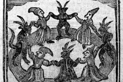 Barcelona: Killers, Witches & Inquisition Old Town (day/eve) - Meeting at Plaça de Catalunya and finding your guide fast