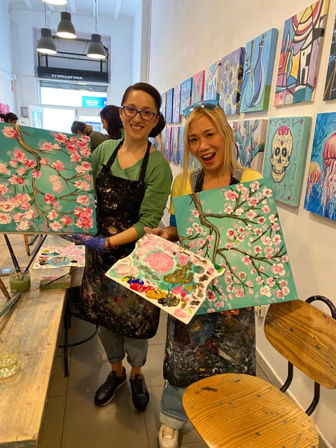 Barcelona: Learn to paint, sip wine, enjoy snacks & music - Drinks, snacks, and the studio vibe: fun without losing focus