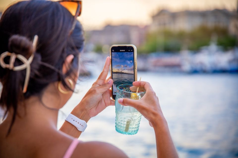 Barcelona: Local Tapas and Drinks Sailing Adventure Tour - A 2-hour sail where Barcelona tastes like the sea
