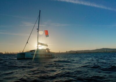 Barcelona: Lunch or Dinner on the Mediterranean Sailing Tour - Port Olímpic and the yacht: where you actually start the experience