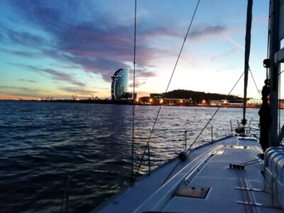 Barcelona: Luxury Private Sunset Yacht Cruise - Finding Moll de la Marina 12 and Boarding Amaris