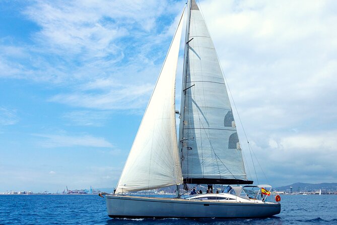 Barcelona Luxury Yacht Cruise – Day or Sunset, Open Bar & Snacks - Onboard Experience: Who Runs the Boat and How It Feels