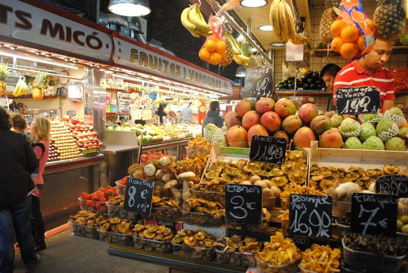 Barcelona: Markets Tour With Food and Wine Tasting Upgrade - Cathedral area and Santa Maria del Mar: places that shape the neighborhoods