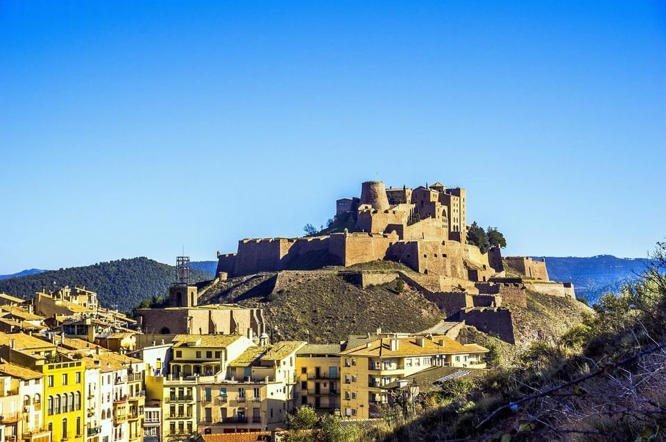 Barcelona: Monserrat, Castle and Salt Private Tour - Lunch with valley views: plan for the payment part