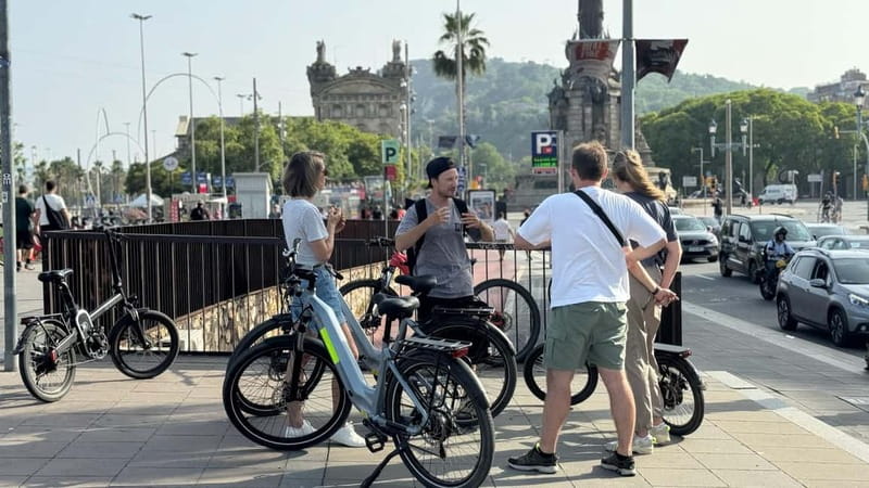 Barcelona: Montjuïc e-bike adventure via port and Ciutadella - Palau Nacional and Plaça d’Espanya: understanding the city layout from above