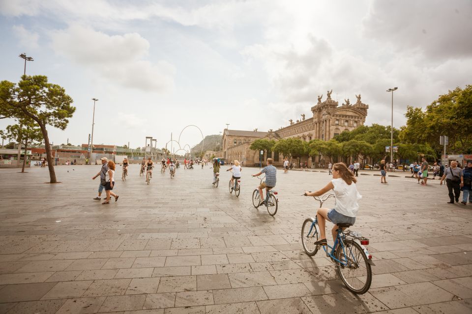 Barcelona Montjuic Three-Hour Bike Tour - Plaza de Espana: wide views and big-square energy