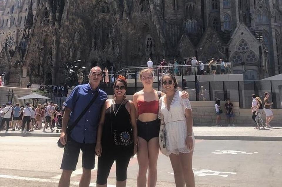 Barcelona : Montjuic Walking tour With A Guide - Starting at Mies van der Rohe: an easy mental reset