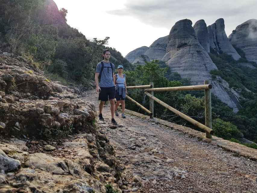 Barcelona: Montserrat Hiking Experience and Monastery Visit - Meeting at Banc d’Espanya: what to bring so you don’t regret it