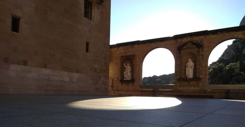 Barcelona: Montserrat Monastery and Natural Park Guided Tour - A careful hike that feels safe and normal