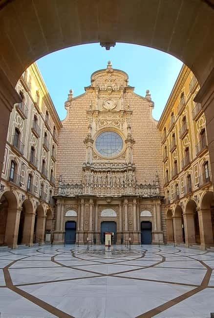 Barcelona: Montserrat Monastery and Natural Park Guided Tour - Back at the monastery: free time that doesn’t feel wasted