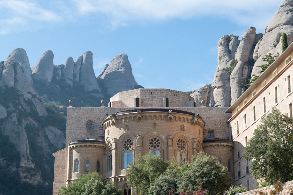 Barcelona: Montserrat & Sagrada Familia Guided Tour - Price and Value: Is $141 a Fair Deal for This Day?
