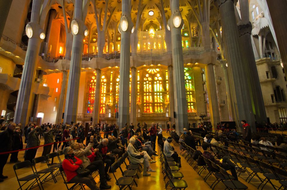 Barcelona: Montserrat & Sagrada Familia Guided Tour - The Between-Tours Break: A Two-Hour Reset in Barcelona