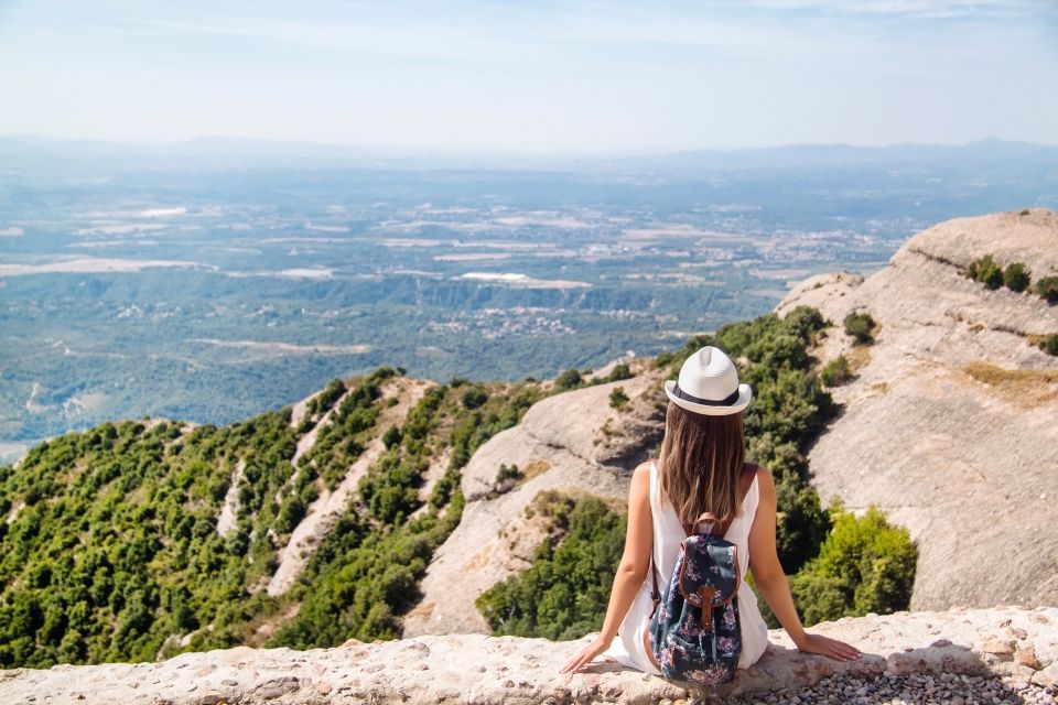 Barcelona: Montserrat Tour with Lunch & Wine Tasting Option - Should you book the Montserrat tour with lunch and wine tasting?