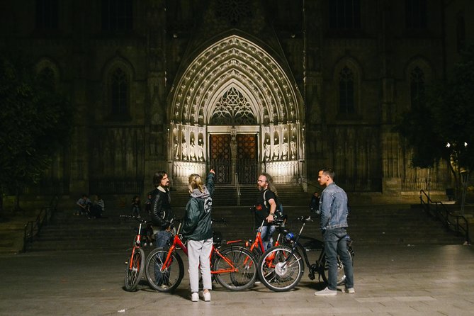 Barcelona Night Bike Tour with Local Tapas and Cava Stop - Modernist Street Stops: Casa Lleó Morera, Casa Amatller, and Batlló