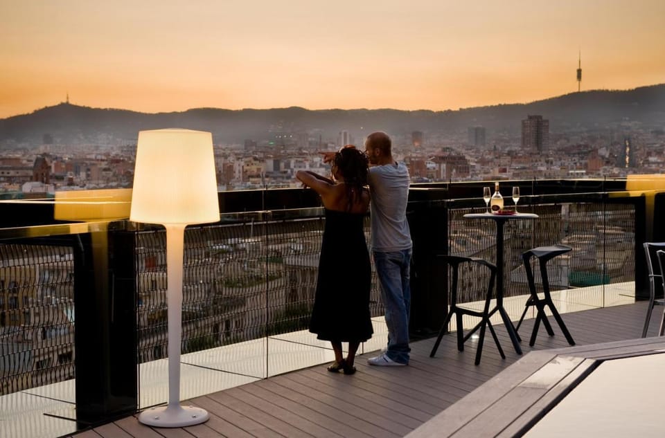 Barcelona: Night Walking Tour in the Heart of the Movida - Key highlights to look for