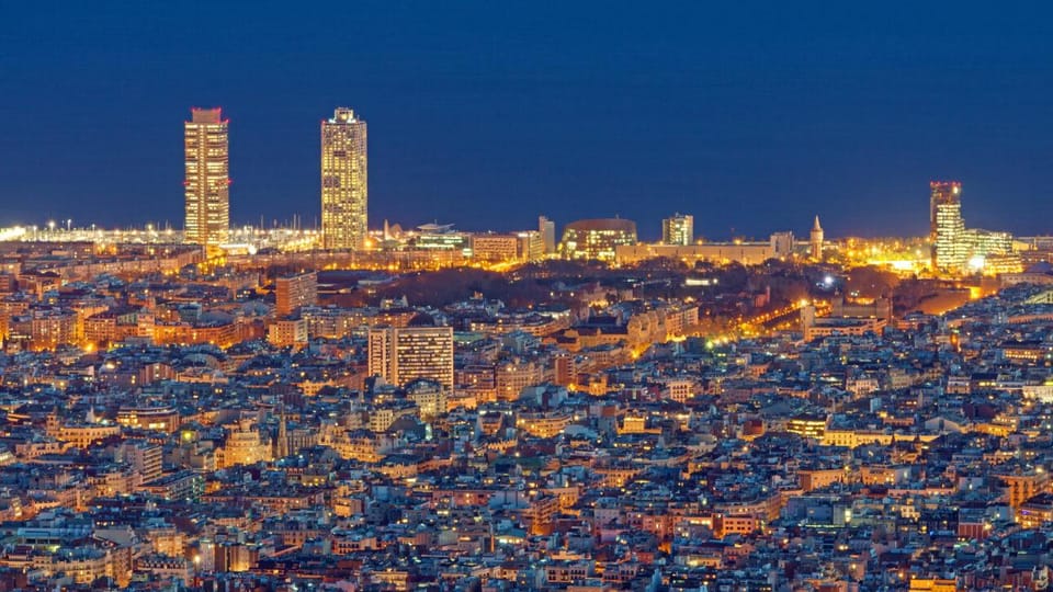 Barcelona: Night Walking Tour in the Heart of the Movida - Meeting at La Rambla 99: start where the action is