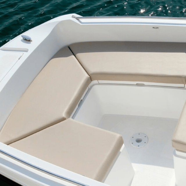Barcelona: No license needed Boat Rental - The Captain Lesson: What You Actually Get Before You Go