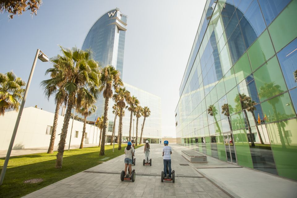 Barcelona: Old Port and Gothic Quarter Guided Segway Tour - Parc de la Ciutadella and Arc de Triomf: a smart detour through green space