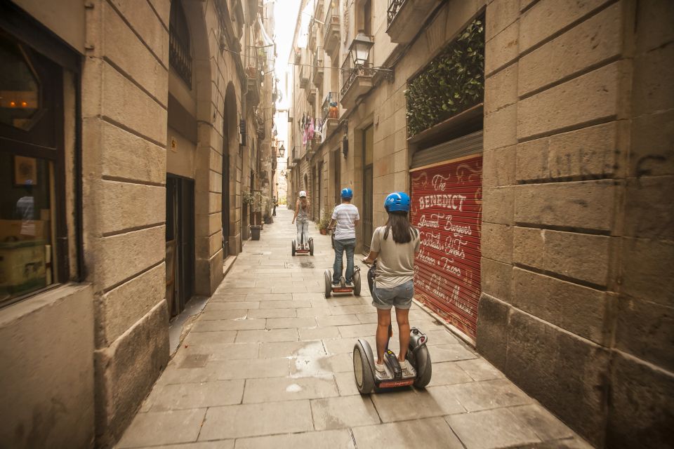 Barcelona: Old Port and Gothic Quarter Guided Segway Tour - Meeting point and what you’ll do before you ride