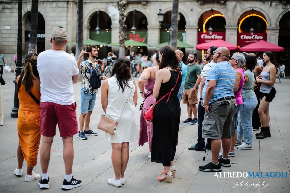 Barcelona: Old Town Guided Walking Tour - Stop 1: Travellers Nest Bar Start Point (Why It Matters)