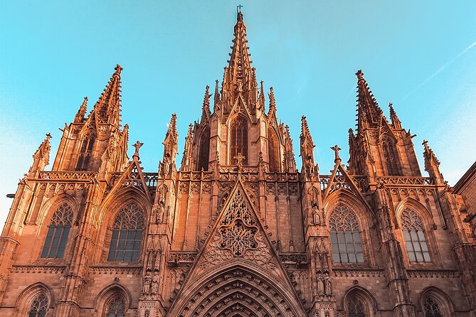 Barcelona Old Town Private Tour: Past and Present - Plaça Reial to Columbus Monument: secrets and a slower pace toward the port