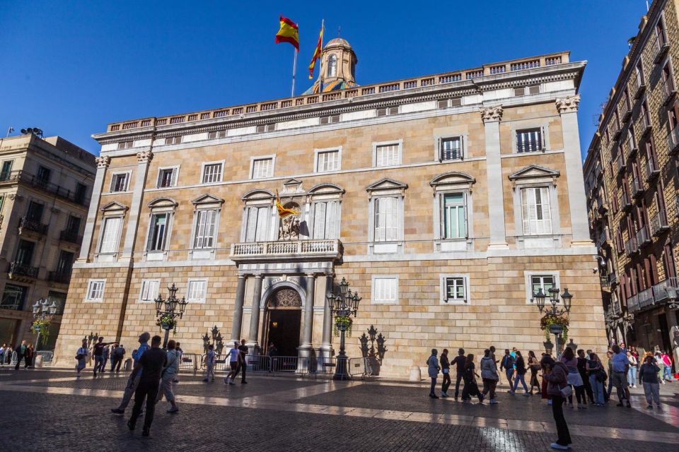 Barcelona Old Town Private Walking Tour with Local Historian - Key highlights worth planning around