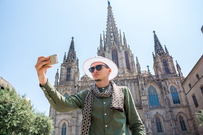 Barcelona Old Town Walking Tour & Optional Casa Battlo Ticket - How this walking tour actually “works” in Barcelona