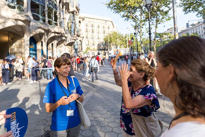 Barcelona Old Town Walking Tour & Optional Casa Battlo Ticket - The human factor: guides make or break this kind of day