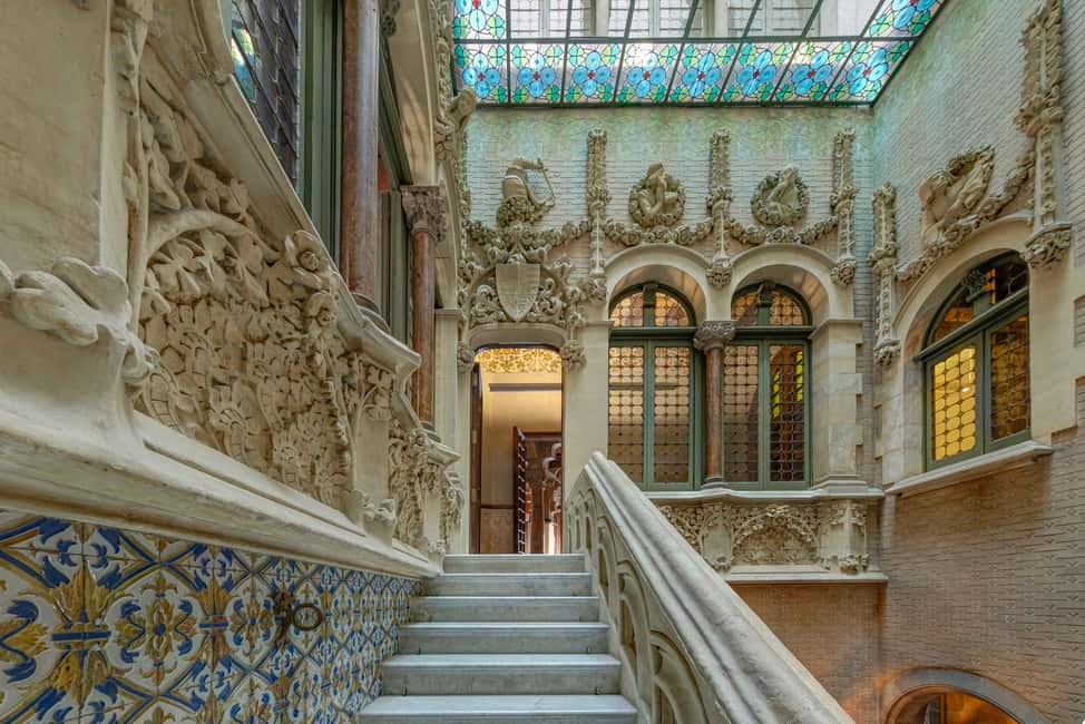 Barcelona: Palau Baró de Quadras Tickets and Guided Tour - Practical tips for your visit