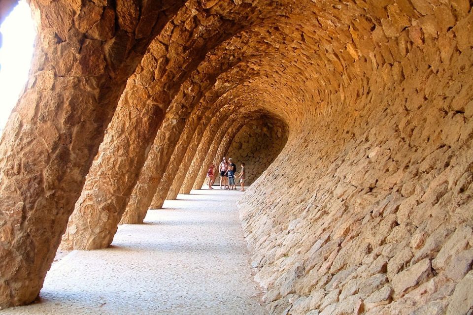 Barcelona & Park Güell: Private Half-Day Tour with Pickup - Key Things That Make This Tour Worth Considering
