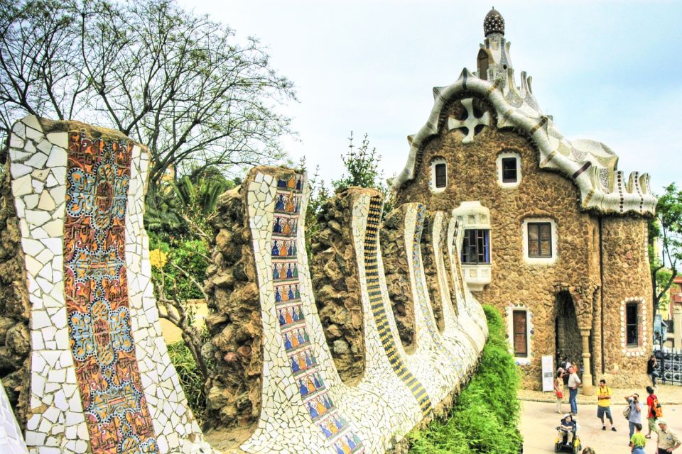 Barcelona & Park Güell: Private Half-Day Tour with Pickup - What You Really Get in 5 Hours (and why it works)