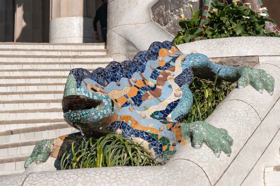 Barcelona & Park Güell: Private Half-Day Tour with Pickup - Montjuïc Panoramas and Olympic-Era Landmarks