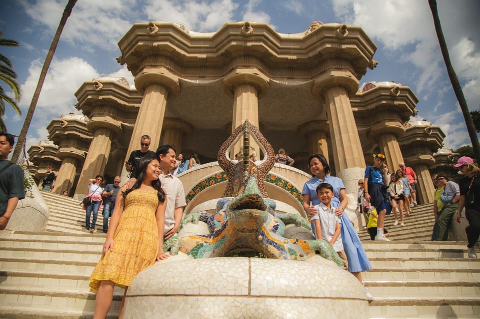 Barcelona: Park Güell Private Photography Experience - Park Güell Photos Without the Stress