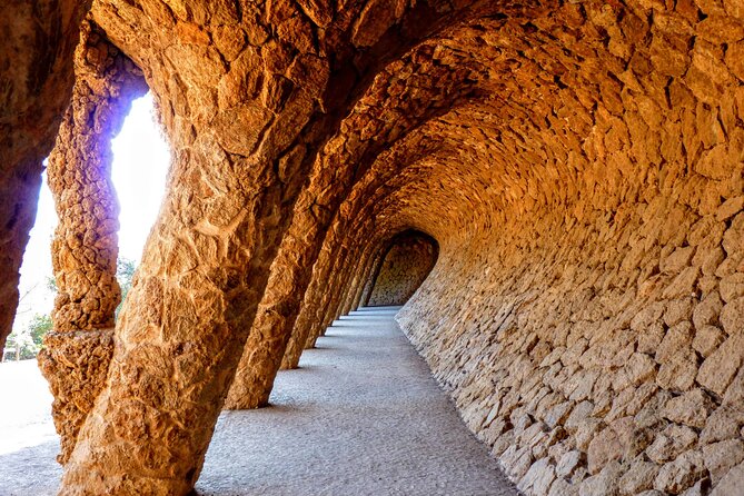Barcelona Park Guell Private Tour - Why this private Park Güell visit feels easier