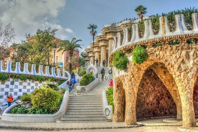 Barcelona Park Guell Private Tour - Meeting point, transport, and how not to lose time