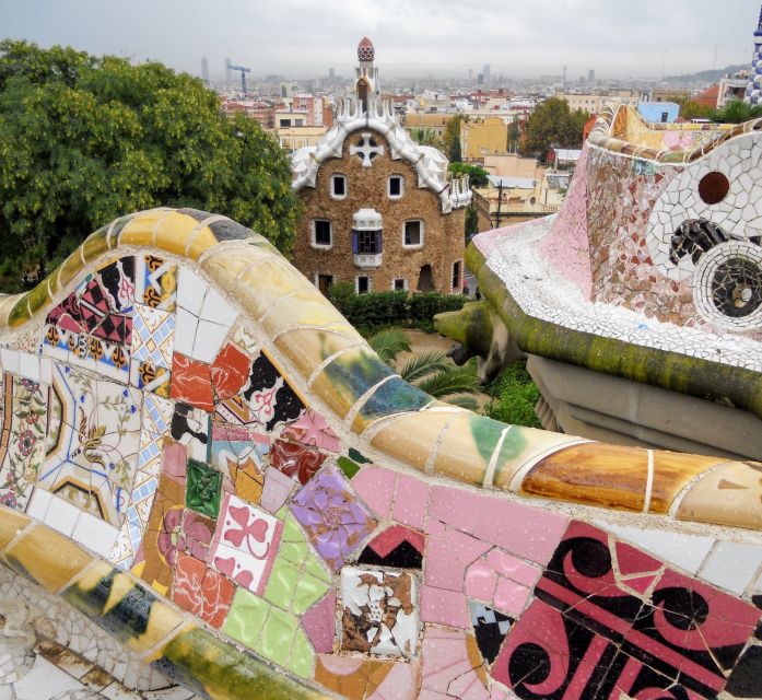 Barcelona: Park Güell & Sagrada Familia Guided Tour - Meeting at Kurz & Gut and Getting Into Sagrada Familia Fast