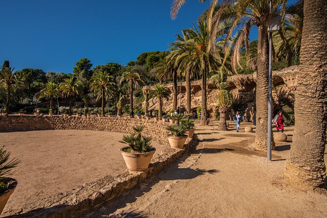 Barcelona: Park Guell Small Guided Tour & Skip the Line Ticket - Why Park Güell Feels Different with a Small Guided Group