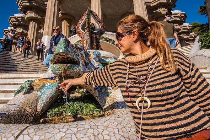Barcelona: Park Guell Small Guided Tour & Skip the Line Ticket - The One-Hour Route: What You’ll Actually Do Inside the Park