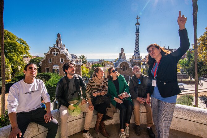 Barcelona: Park Guell Small Guided Tour & Skip the Line Ticket - What You’ll See with Your Guide: Mosaics, the Lizard, Gardens, and Views